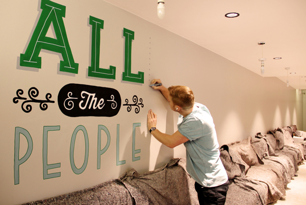 Holiday_Inn_typography_mural_01