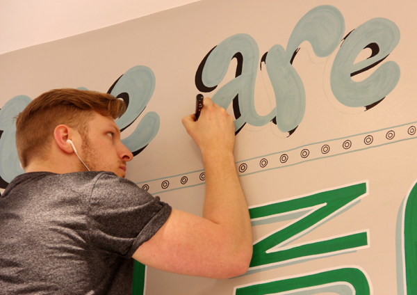 Holiday_Inn_typography_mural_05