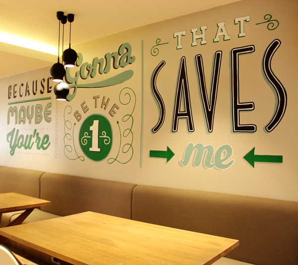 Holiday_Inn_typography_mural_11