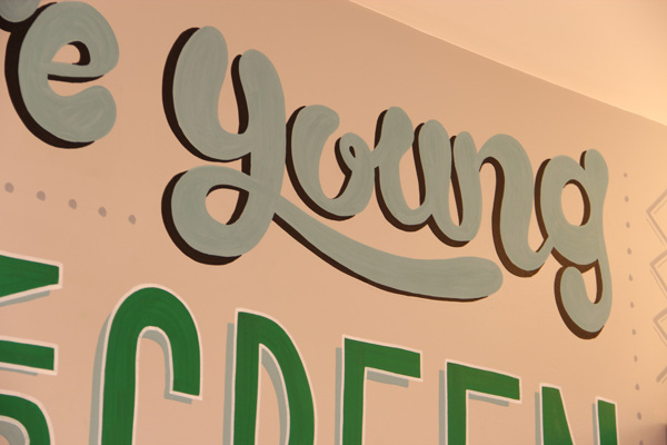 Holiday_Inn_typography_mural_14